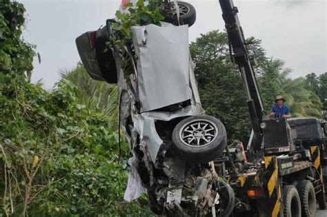 6 dead as car plunges into deep cliff in Sarangani .